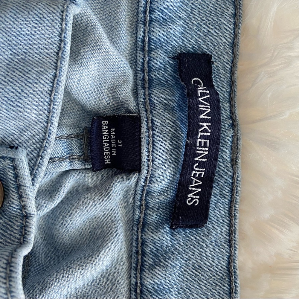 Calvin Klein jeans for women size 31 - Picture 3 of 6